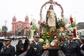 Resultado de imagen para fotos de la procesion de la imagen de santa rosa de lima