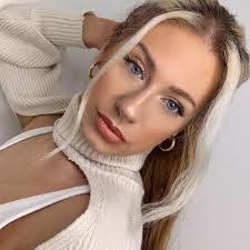 Andrea Mcmillan's Instagram, Twitter & Facebook