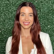 Jenni Malone's Instagram, Twitter & Facebook