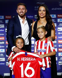 Herctor herrera, l'international mexicain de 29 ans, était en fin de. Hh Y Su Cambio De Vida En Ocho Anos No Tenia Dinero Ni Para Invitar A Mi Esposa Al Cine Deportes La Liga Tudn Univision