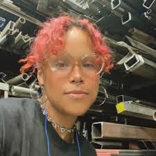 Anjuli Smith's Instagram, Twitter & Facebook