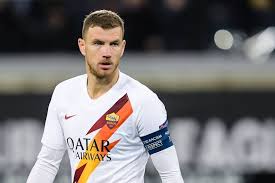 As roma's edin dzeko celebrates with his team mates after scoring against juventus. Italian Media Claim As Roma Slap 15m Price Tag On Inter Juventus Target Edin Dzeko