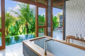 Jacuzzi di hotel ini bersifat indoor, jadi satu bagian dengan kamar hotel. 11 Pilihan Hotel Di Ubud Bali Dengan Private Pool Cocok Buat Honeymoon Bukareview