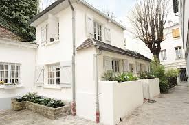 Perfectly Paris Vacation Apartments One Bedroom Apartments Sleeps 2 3 Paris Airbnb Montmartre Paris Vacation