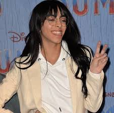 Très vite, bilal se prend d'une passion pour le chant. Epingle Sur Bilal Hassani Ma Vie