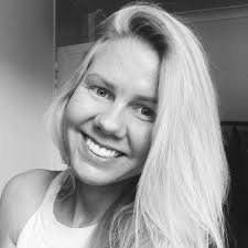 Ewa Barska, Ops and Finance Analyst at Wonderbly, shares her favorite  tools, music, and traditions.