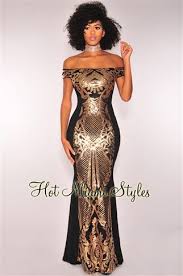Off Shoulder Black And Gold Ball Gown Make An Unforgettable Statement With A Gorgeous Victorian Sequins Design That Our Breathtaking Blac Gold And Black Dress Gold Formal Dress Rose Gold Prom Dress