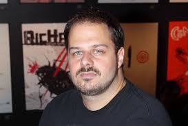 2005) uvedl, že ozzák vychází ze skutečné postavy, která se jmenovala kissák a měla stejné oblečení jako ozzák (martin dejdar) včetně trenek s motivem. Tak To Je Sila Zpevaka Xindla X Zatkli Sedmicka Cz