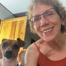 Janet Leahing's Instagram, Twitter & Facebook