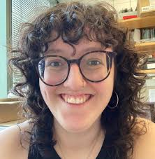Introducing one of our November GSC Student Spotlight awardees, Carrie  Hetzel! Carrie is a PhD student in the Virology program in the Division of  Medical Sciences. Her commitment to teaching and outreach