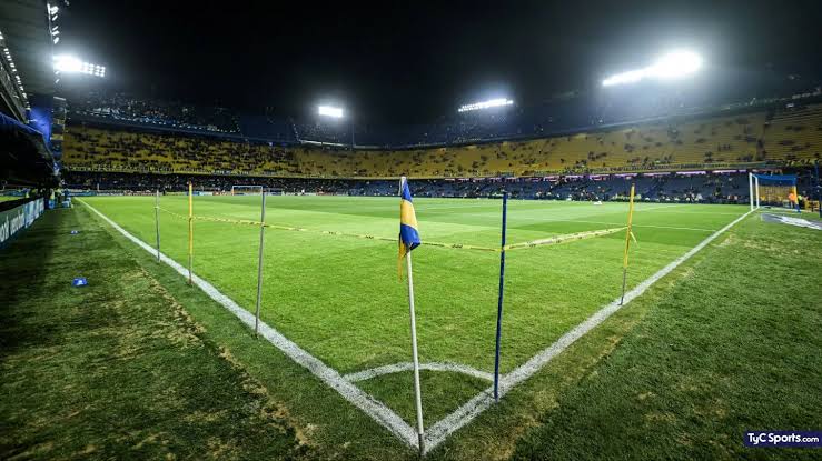 Por qué el césped de La Bombonera tenía dos colores distintos - TyC Sports