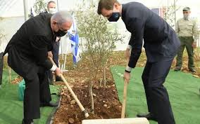 Olive garden, the restaurant best known for its unlimited breadsticks, has found itself in the middle of an unlikely culture war. Kushner Trump S Jerusalem Recognition Led To Explosion Of Peace In Region The Times Of Israel