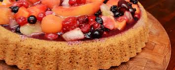 The fruit my relatives used was typically plums or apricots, but almost any fruit works. Obstkuchen Mit Veganem Biskuitboden Veganesk