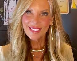 Leslie Patchin's Instagram, Twitter & Facebook