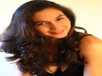 Heredera de Los Jaivas realiza taller para nuevos estudiantes de la FCFM