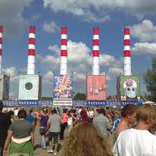 The festival calls itself a true backpacker's garden of eden and holland's most adventurous. Bart Skils Lowlands Festival 20 08 2011 By Bart Skils