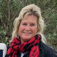 Mary Teofilo's Instagram, Twitter & Facebook