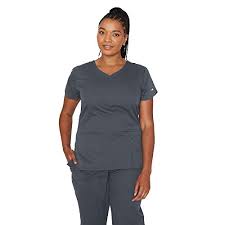 Shop women's petite scrub pants in styles like skinny leg, straight leg and jogger. 5 Best Scrubs For Petite Women Of 2021 Buying Guide And Reviews Scrubs And Gear