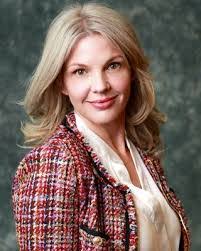 Erin Hinton's Instagram, Twitter & Facebook