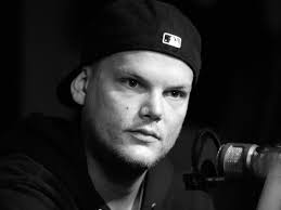 18,550,371 likes · 36,673 talking about this. Avicii Wird Im Familienkreis Beerdigt