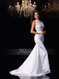 Oder du bist auf eine hochzeit eingeladen. Trompete Meerjungfrau Linie Stehkragen Satin Kapelle Schleppe Applikationen Armellos Hochzeitskleid Missysin De