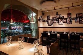 Bensin och adrenalin står på agendan hos petterssons som ska på folkrace. Familjen Restaurant Centrum Gothenburg Thatsup
