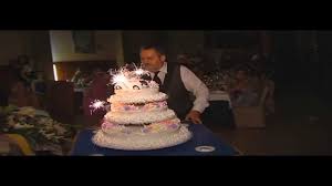 Los novios suelen elegir canciones extranjeras para un momento tan mágico como el corte de la tarta, cuando existen letras maravillosas de temas en castellano con las que identificarse y. Canciones Para Cortar El Pastel Nupcial Musica Para Mi Boda Musica Para La Tarta Nupcial Youtube