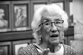 Se apaga la voz de la poeta Dolores Castro