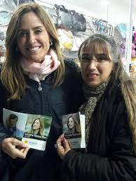 May 07, 2021 · el monto de esta tarjeta, que solo se puede utilizar para comprar alimentos, era de $6.000 para una familia con un hijo de hasta seis años de edad y para quienes perciben la asignación por. La Guerra Entre La Esposa De Pepe Albistur Y Saintout Complica La Campana De Cristina En La Plata