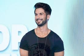 According to me shahrukh had an extra ordinary hair growth and excess hair strands. Shahid Kapoor Age Wife Name Daughter Name Hairstyle Name Family