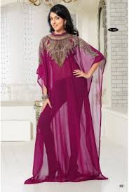 Suite aux nombreux demandes de nos fans et clientes en france, belgique et plusieurs d'autres pays en europe, pays du maghreb et moyen orient , on vous lance cette fois un nouveau catalogue qui rassemble plusieurs styles de robes orientales, robes marocaines. Robe Dubai Acheter Une Robe Orientale Pas Cher Ethnikka Fr