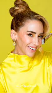 El amarillo está en los detalles que transforman tu look., ., En un  accesorio que ilumina tu piel, en una joya que captura la mirada, en ese  toque vibrante que convierte lo simple en inolvidable., ., ...