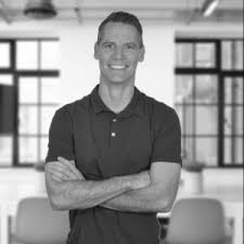 Bureau of labor statistics, an insurance agent makes an average of $50,600 per year as of 2018. How Do Life Insurance Agents Get Paid How Much Earned Commission