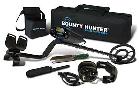 According to the field tests, tracker iv detects small items on the depth of up to 6 inches, while larger objects can. Pinpointer Bounty Hunter Tk4 Tracker Iv Metal Detector With Carry Bag Headphones And Combo Kit Metal Detectors Patio Lawn Garden