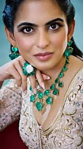 Crafting Legacy Jewelry: Where Meaning and History Shine