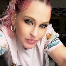 Victoria Rush's Instagram, Twitter & Facebook