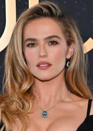 Fan Casting Zoey Deutch as Luna Moore