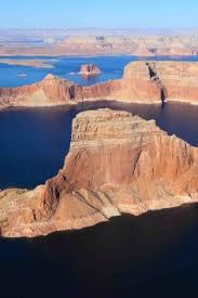 One Of The World S Greatest Places For Houseboating Lake Powell Glen Canyon National Recreation Area Kanab Lake Powell Arizona Lake Powell Road Trip Places