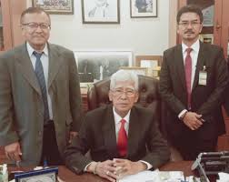 Setiausaha dewan rakyat memberinasihat kepada yang dipertua hal hal berkaitan dewan ketika bersidang. Kunjungan Hormat Ke Atas Timbalan Yang Di Pertua Dewan Negara Yang Berhormat Senator Datuk Seri Hj Abd Halim Bin Abd Samad Malaysian Community Care Foundation