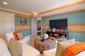 Streifen In Blau Orange Und Taupe Im Wohnzimmer Wande Streichen Ideen Wohnzimmer Design Wande Streichen