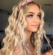 5 Reasons Why Everyone S Obsessing Over This Throwback Style Bangstyle Crimped Hair Hair Hair Looks