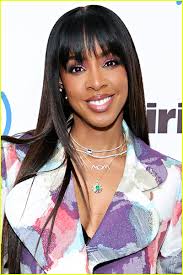 Pickled' Contestants: 16 Celebrities Revealed for Stephen Colbert & CBS'  Pickleball Tournament