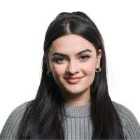 Iqra Khan's Instagram, Twitter & Facebook