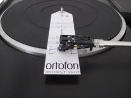 The at2000t represents good value for money, coming installed with the same special winding ei core transformer as the earlier at3000t, and retains its special flatness and superior the input and output phono sockets are isolated from the chassis, and an earth binding post provided to kill any hum pickup. Audio Technica At Hs10 And Ortofon Lh 2000 Turntable Headshells Hfa The Independent Source For Audio Equipment Reviews