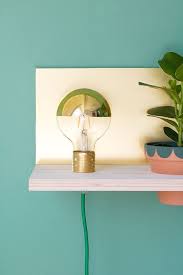 diy zwevende wandplank met lamp plantje enter my attic attic remodel attic flooring attic renovation