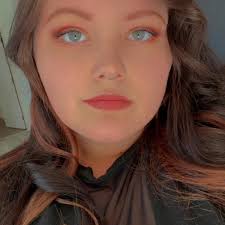 UMMMMM WHAT?! THIS ⁉️ is who wrote fanmail to Darius and whose letter Tory  found in Darius's room in Ruthless Fae?! 😳‼️ Poor girl wouldn't be able to  give Darius anything -