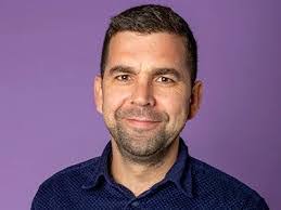 Johnny Savage's Instagram, Twitter & Facebook