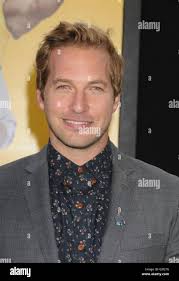 Ryan hansen hi-res stock photography and images