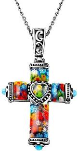 Stilvolle Halskette mit großem Kreuz