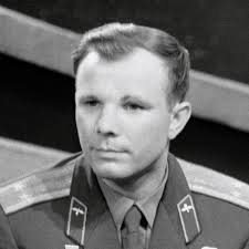 Short time lapse movie in imax quality of an orbit : Youri Gagarine Paris Match